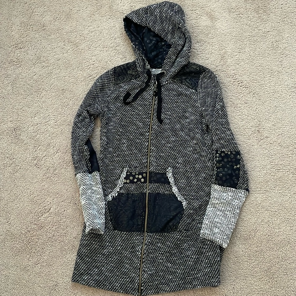 Evy’s Tree long sweatshirt M